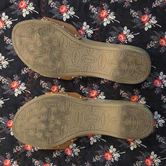 Buckle Sandals - Picture 2 of 4